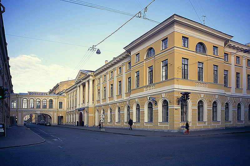 Russia - central-post-office-in-st-petersburg